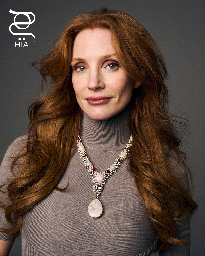 عقد MAGNIFICA بالذهب الأبيض والأوبال الأبيض والتورمالين الوردي والصفير البرتقالي والماس جميع المجوهرات من "دامياني" DAMIANI كنزة عالية الرقبة من "علية" ALAÏA