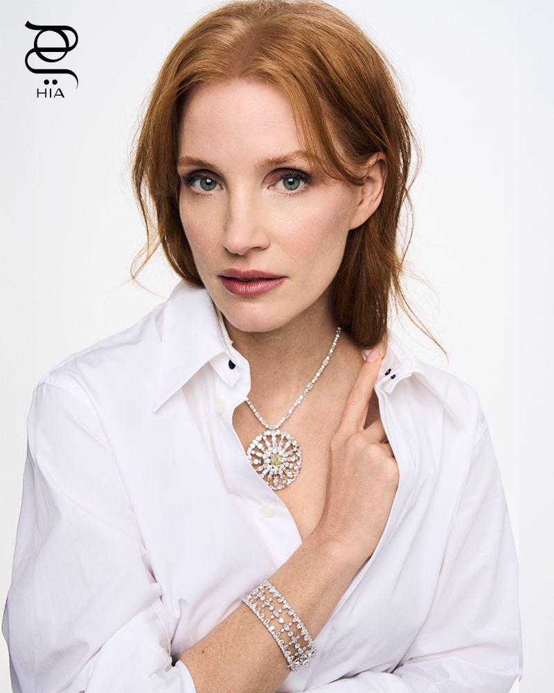 جيسيكا شاستين نجمة غلاف هي