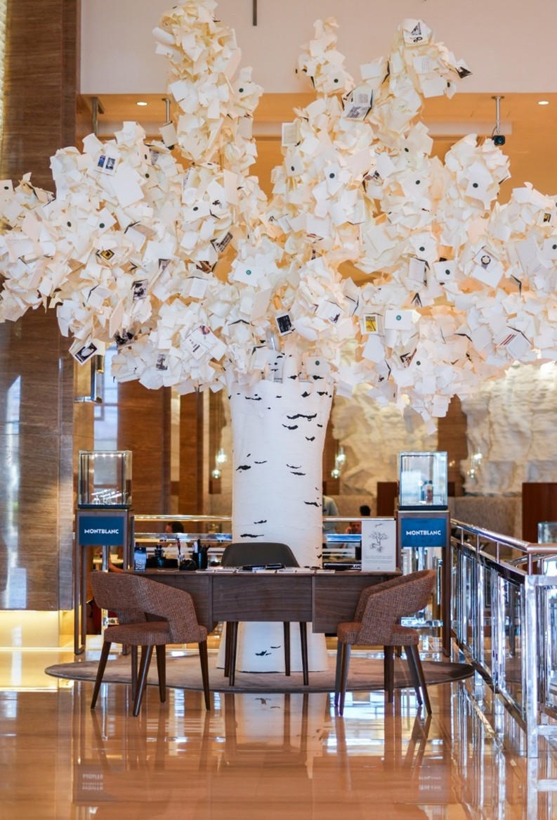 مونبلان تكشف عن تجربة تفاعلية تحتفي بقوة الكتابة والخيال في كمبينسكي مول الإمارات