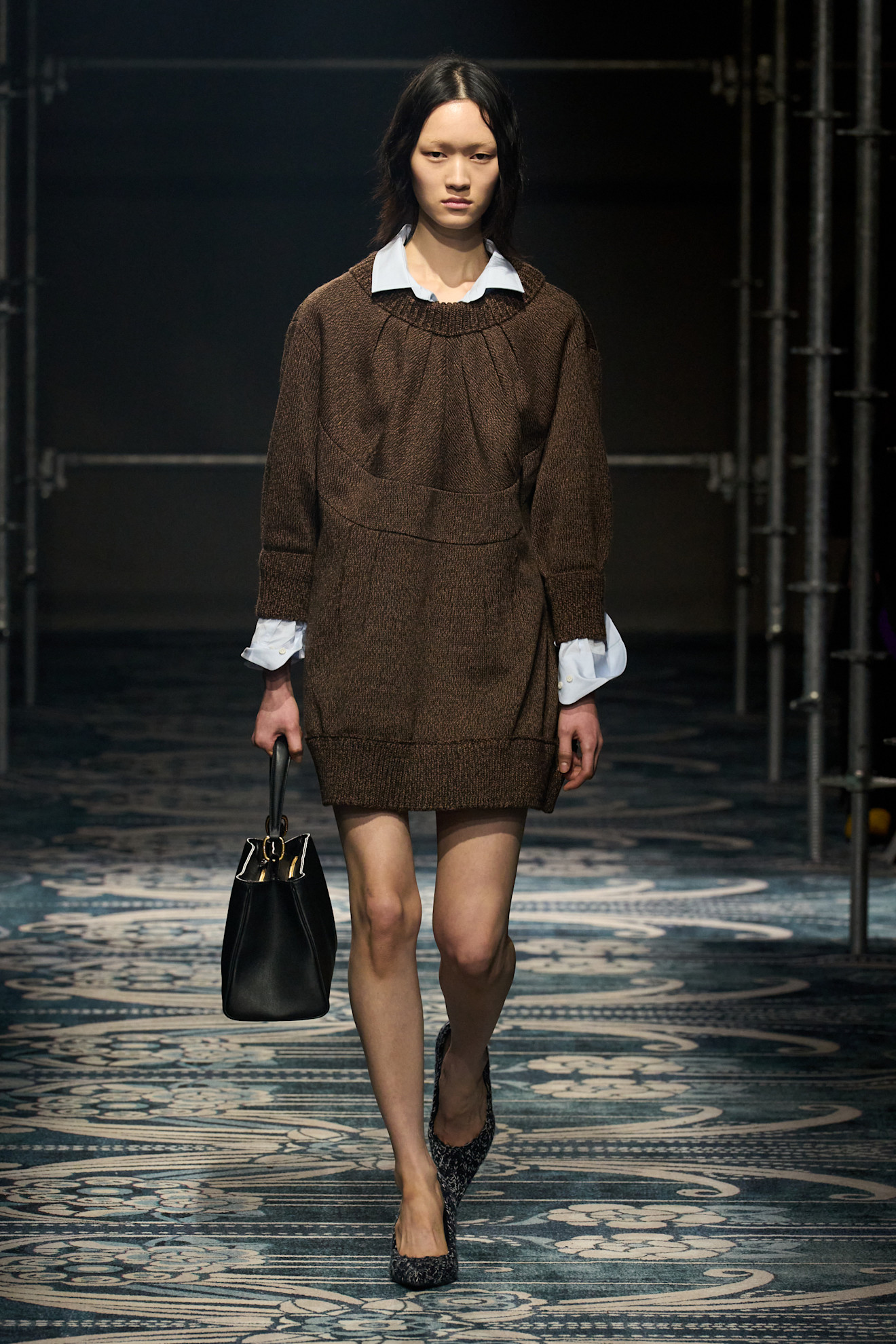 من عرض Prada لخريف وشتاء 2025-2026