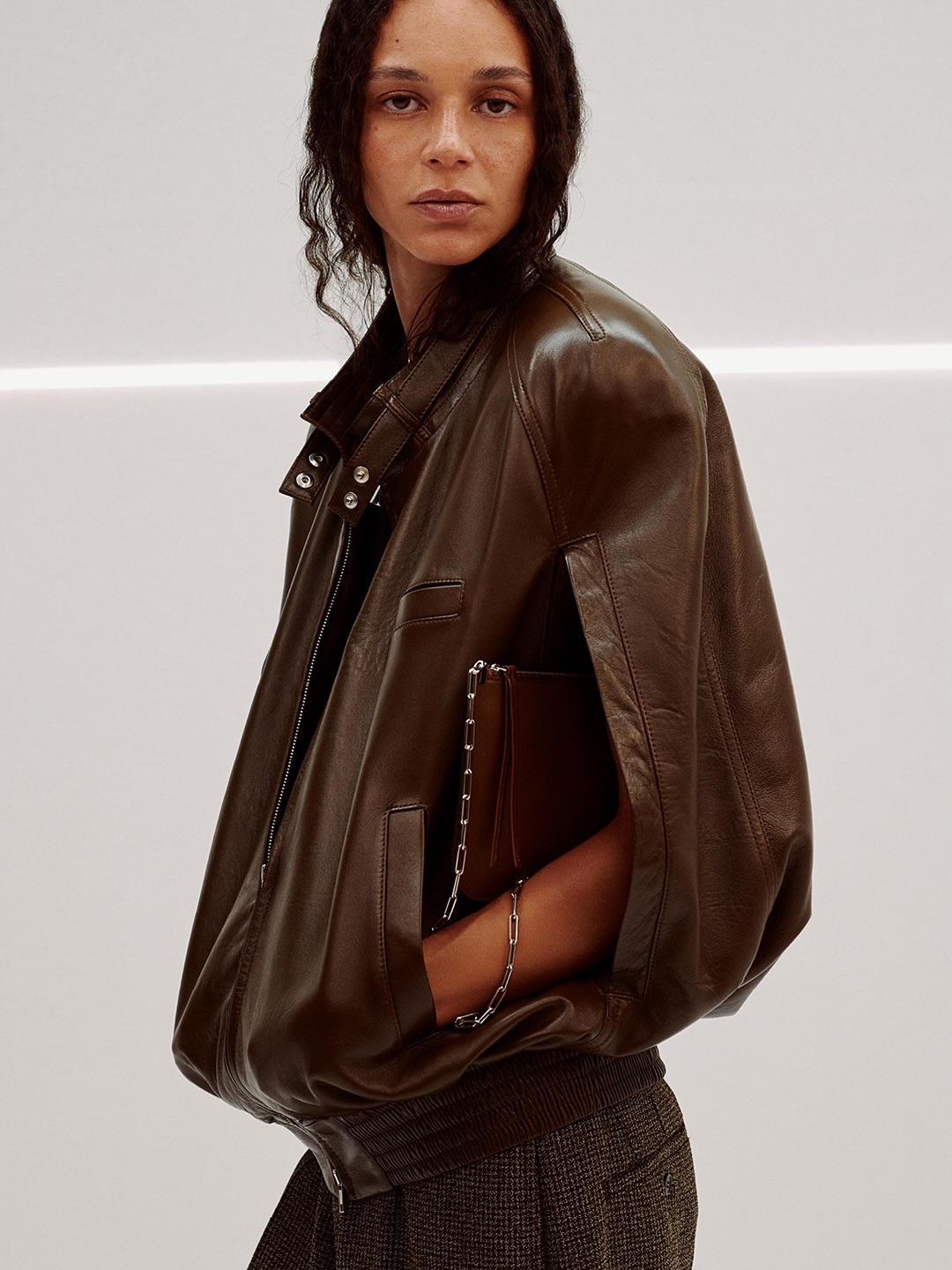 الجاكيت الجلد من مجموعة Phoebe Philo بعنوان D لعام 2026