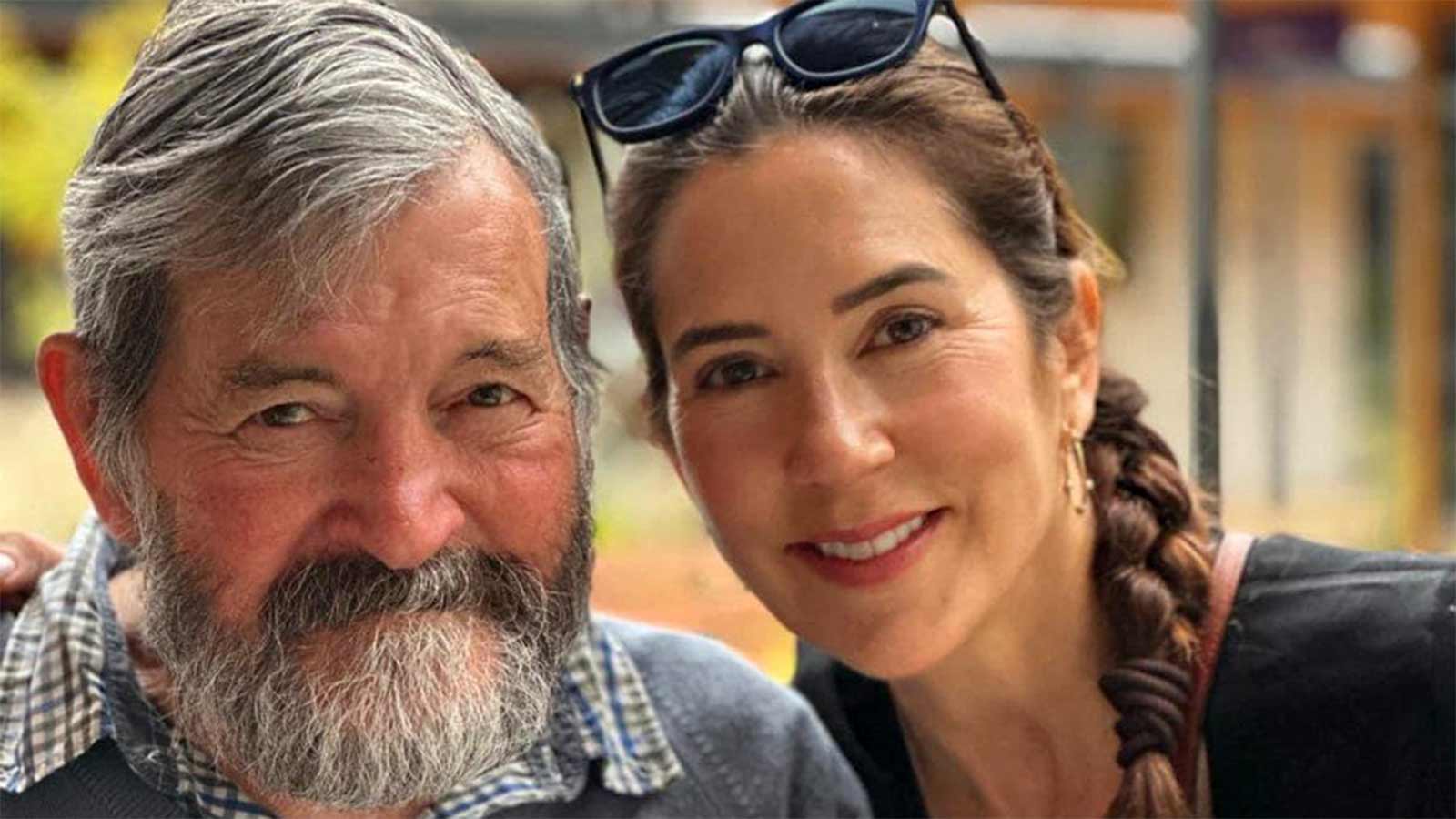 ملكة الدانمارك تنعي والدها البروفيسور جون دونالدسون