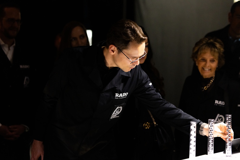 مدير التحرير عدنان الكاتب خلال الاحتفال