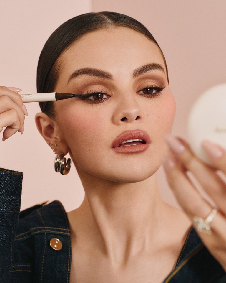 Rare Beauty تطلق مجموعة Neutral Eye المستحضرات الأساسية لعيون ناعمة ودخانية