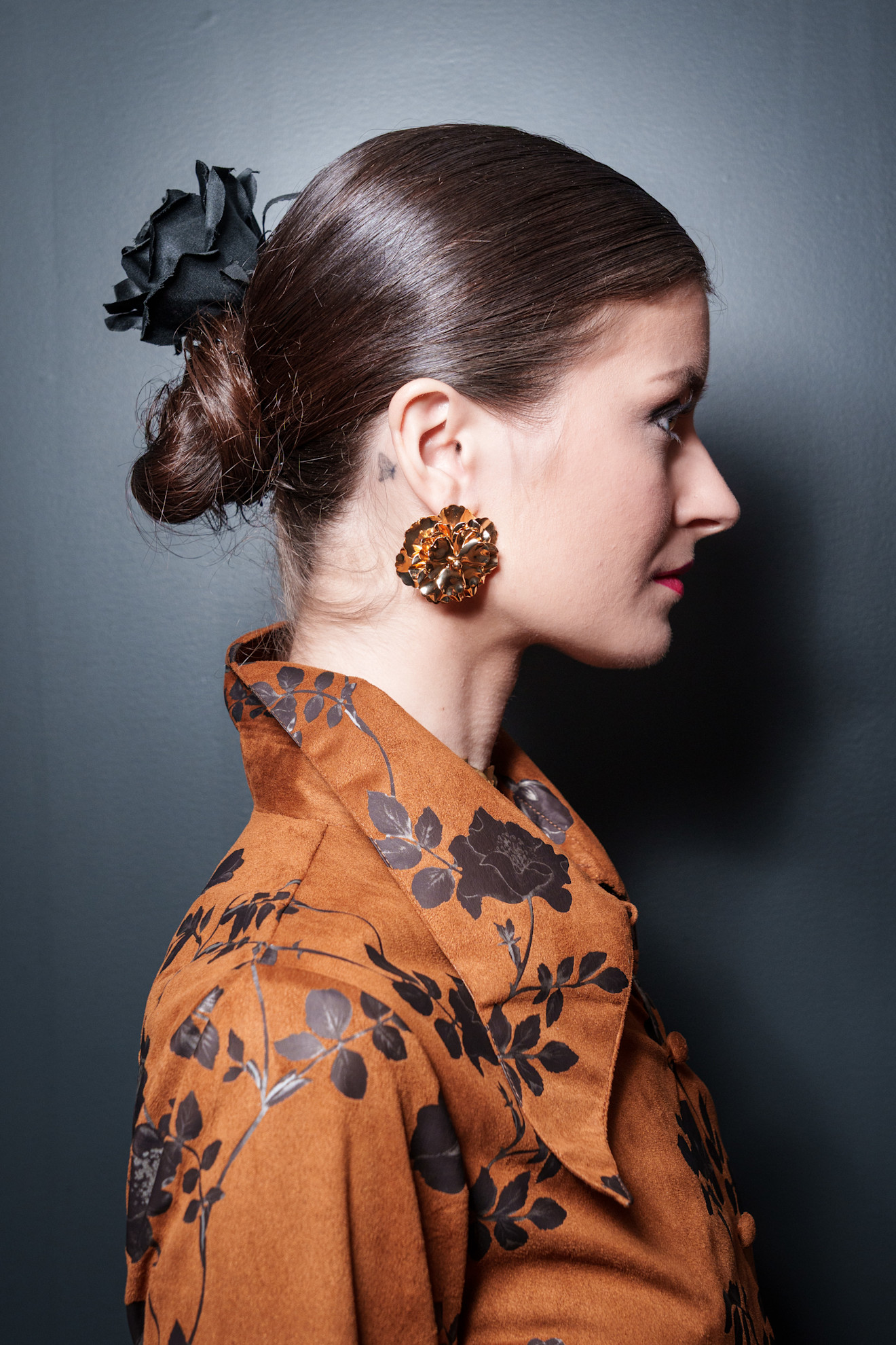 تسرحة شعر الكعكة المنخفضة والعصرية