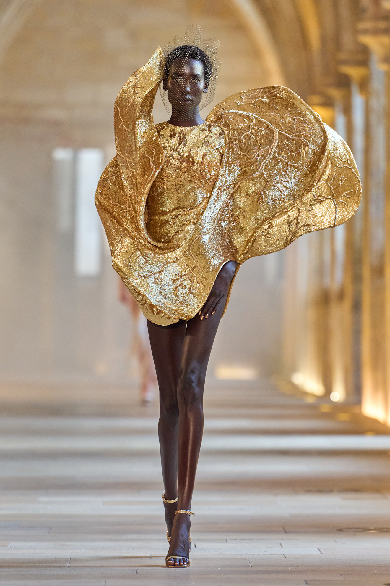 من عرض أزياء Rahul Mishra للأزياء الراقية لموسم خريف وشتاء 2025-2026