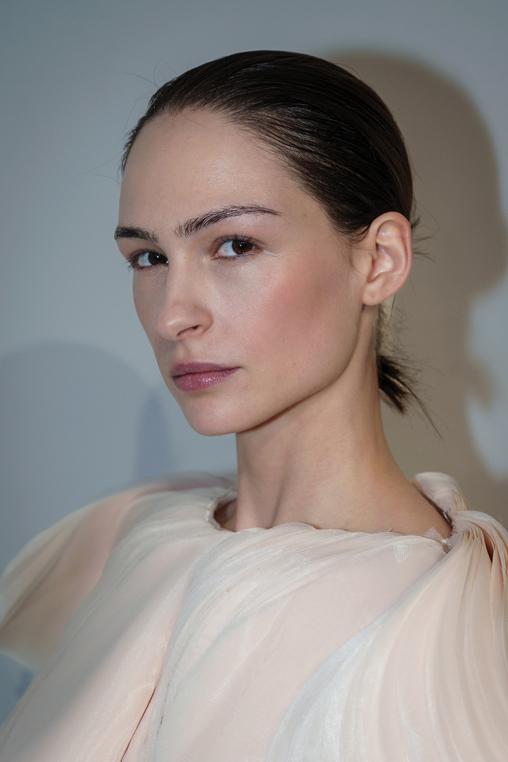 الماكياج توهج يعكس ذاتك