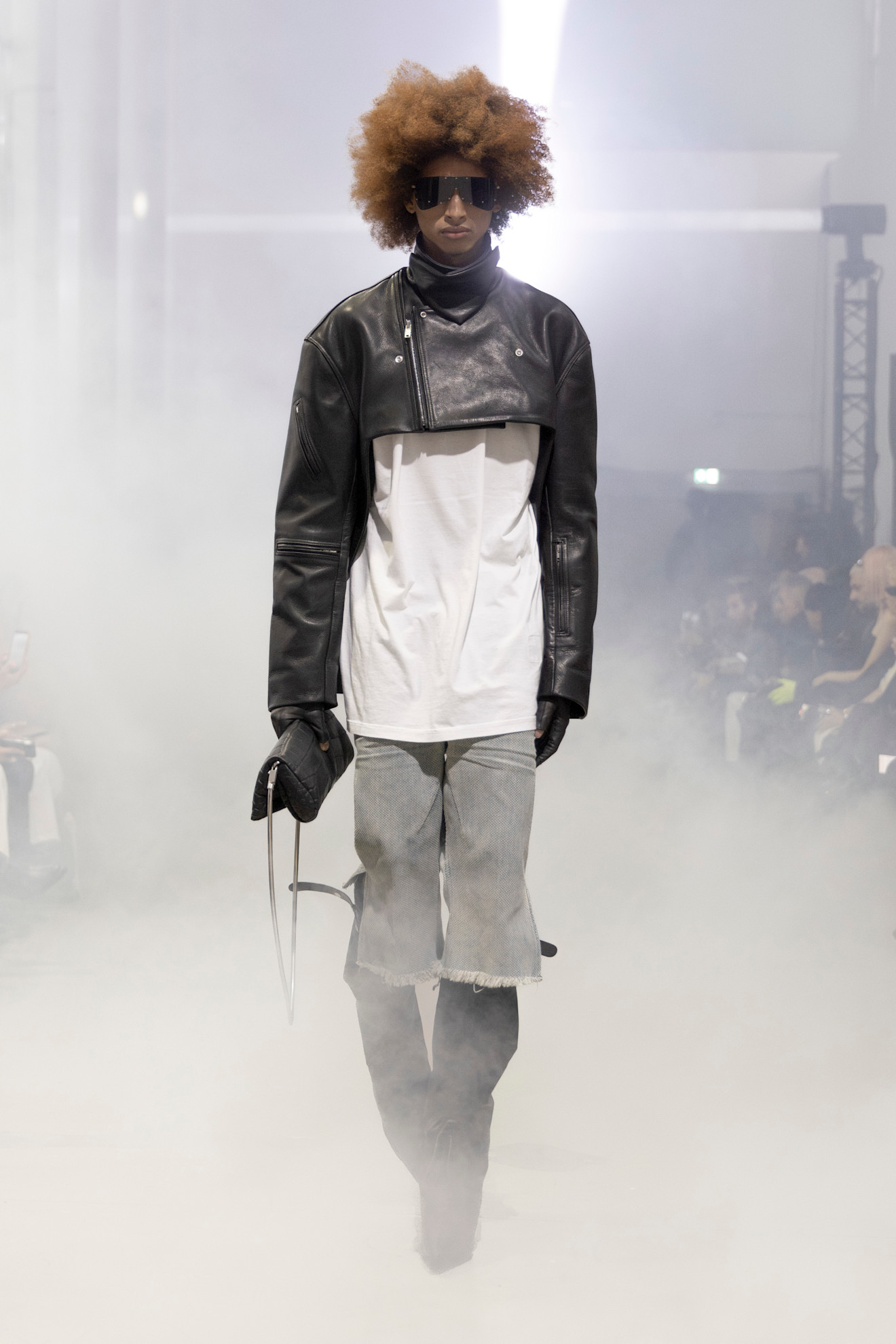 Rick Owens جرأة وعصرية في إطلالة الجورتس من