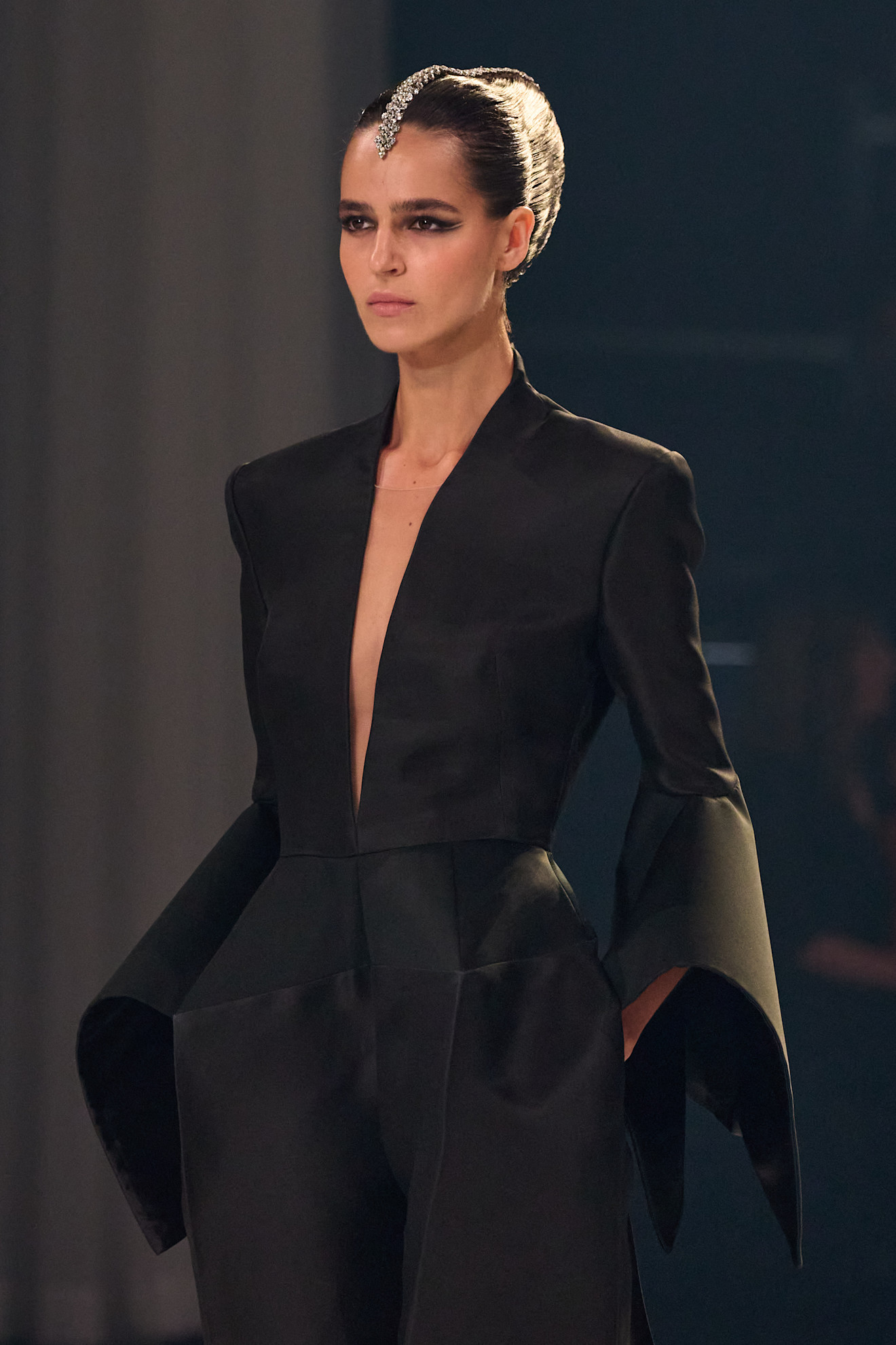 من عرض ستيفان رولان للهوت كوتور لموسم خريف 2025