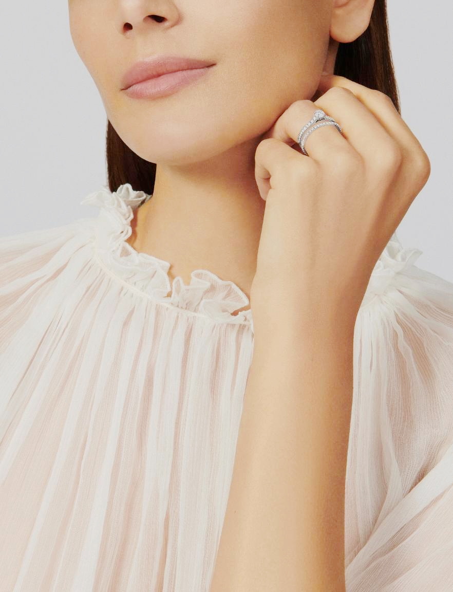 خاتم Romance solitaire من Van Cleef & Arpels