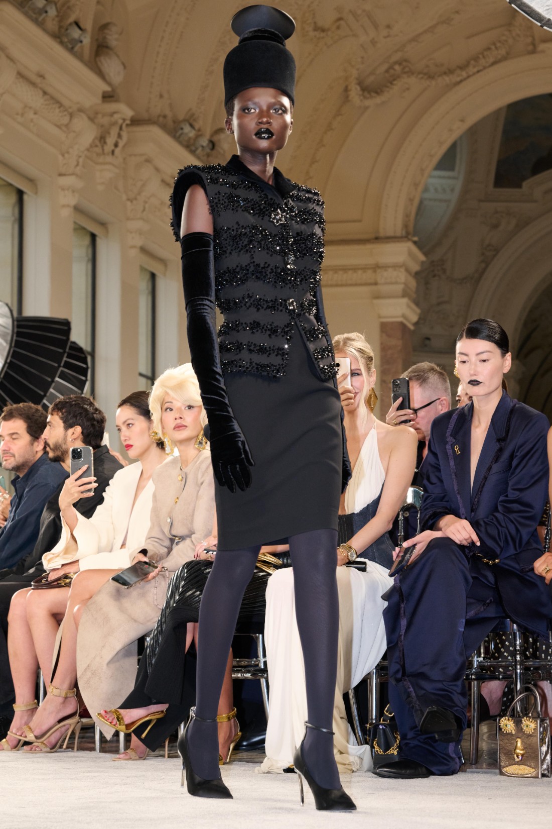 مجموعة Schiaparelli للأزياء الراقية لخريف 2025