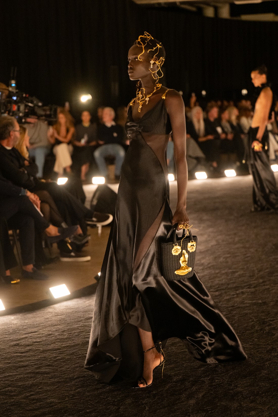 من مجموعة Schiaparelli‏ ‏للملابس الجاهزة لربيع وصيف 2026