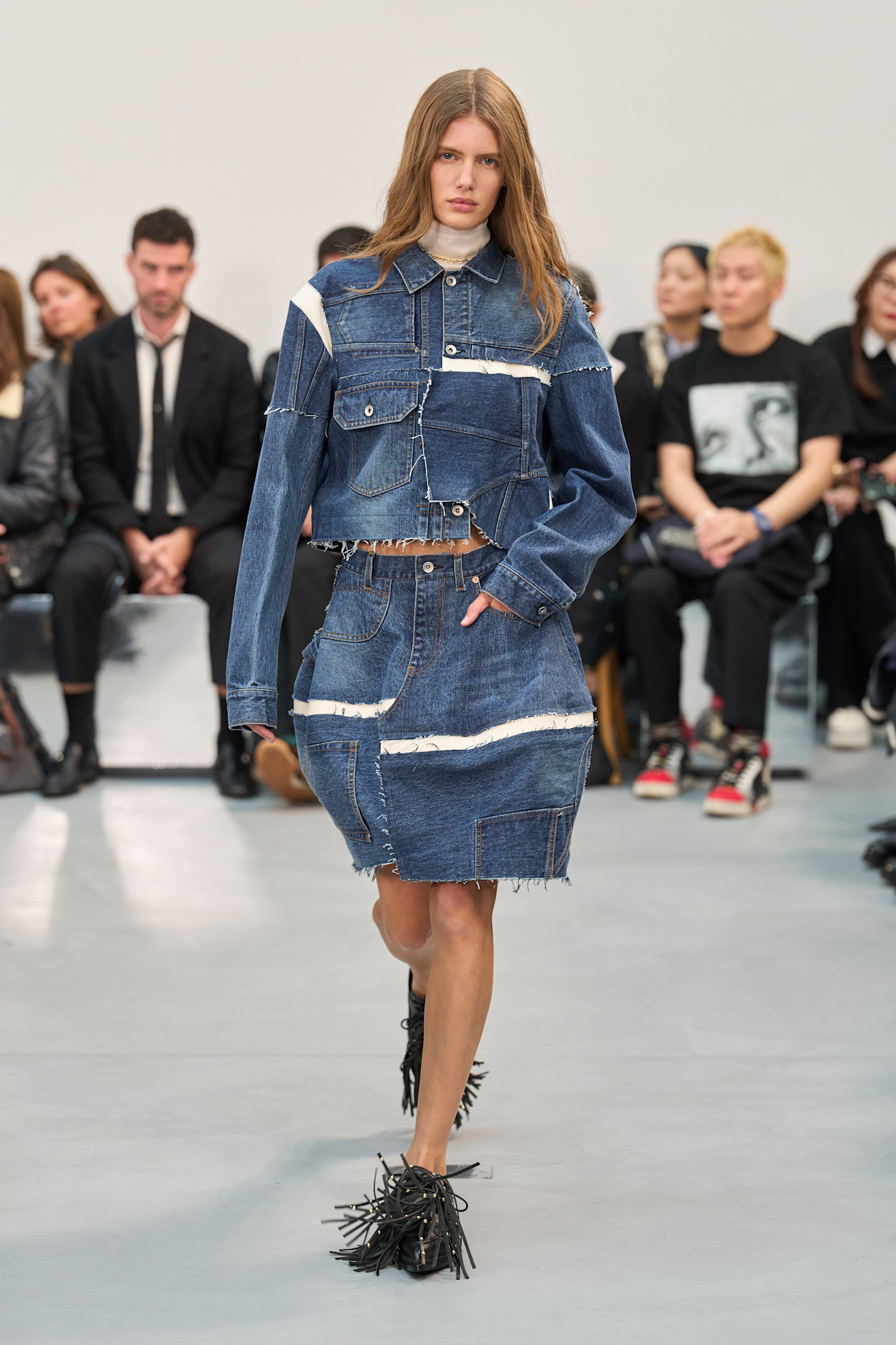 Sacai تنانير متوسطة الطول من