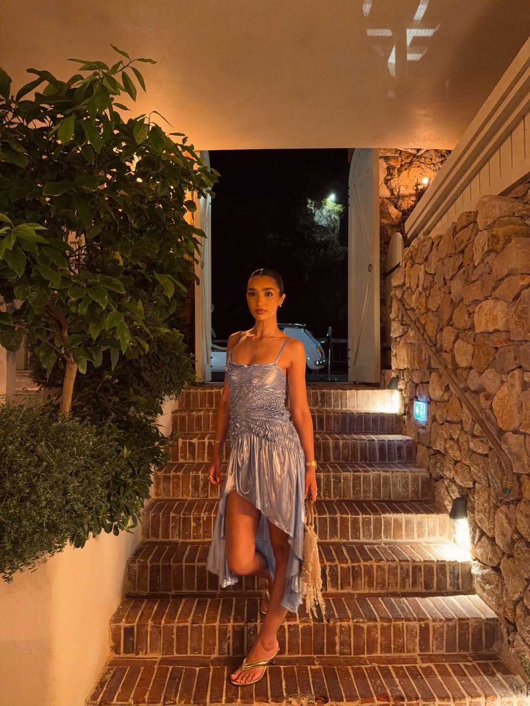 Saffie Khan خطيبة Cortes Jones