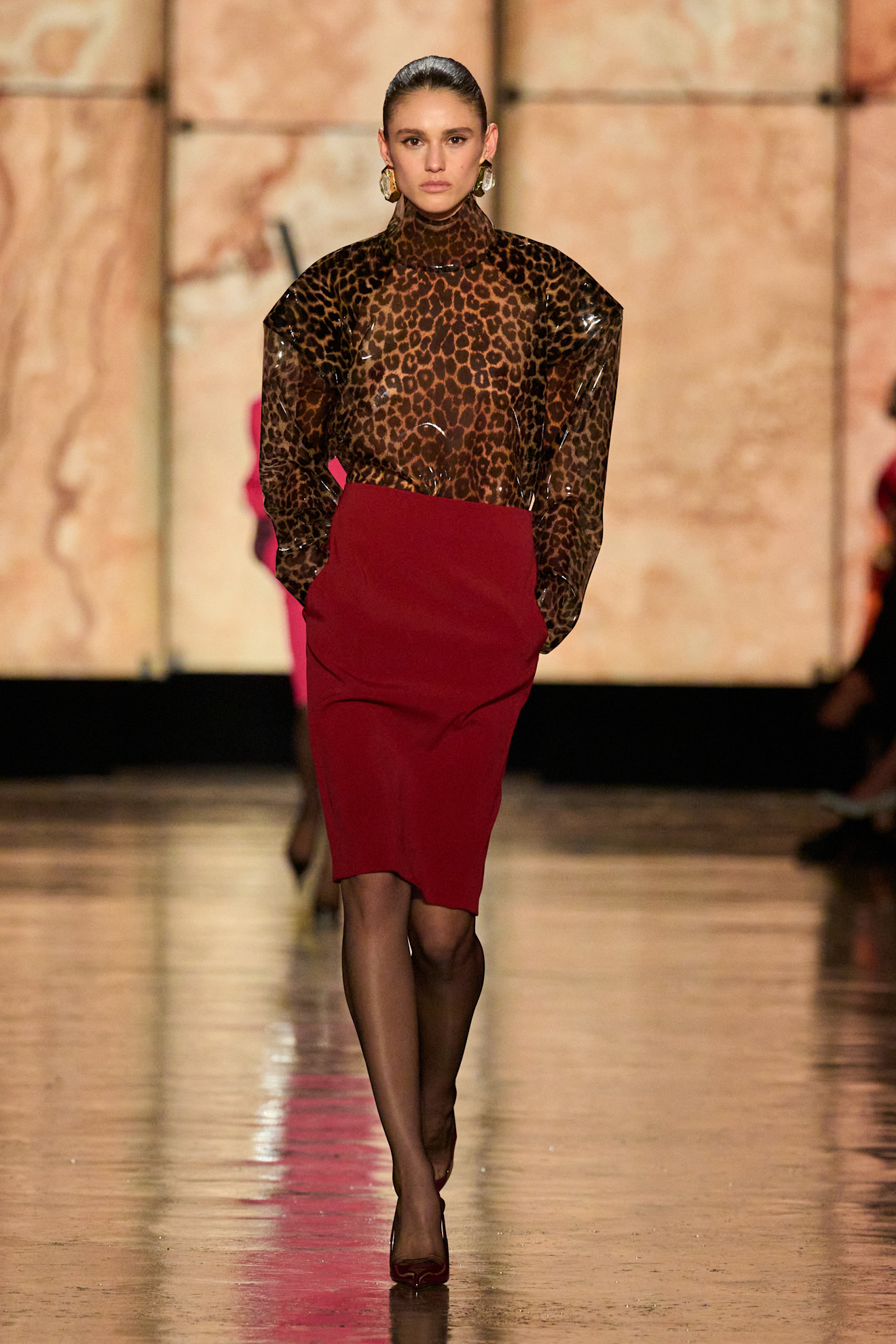 تنسيق التنورة الكلاسيكية