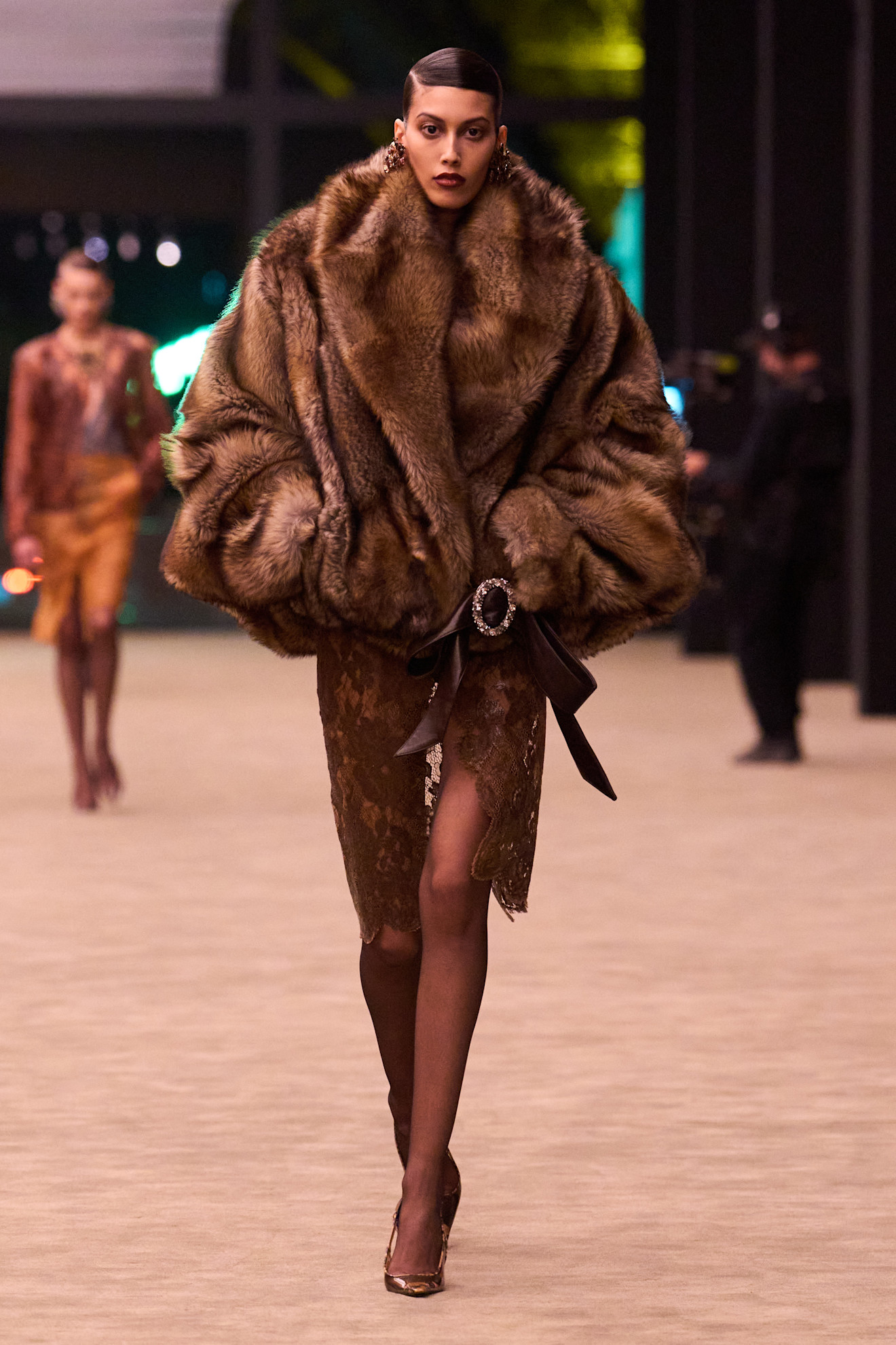 من مجموعة Saint Laurent خريف و شتاء 2026 للملابس الجاهزة