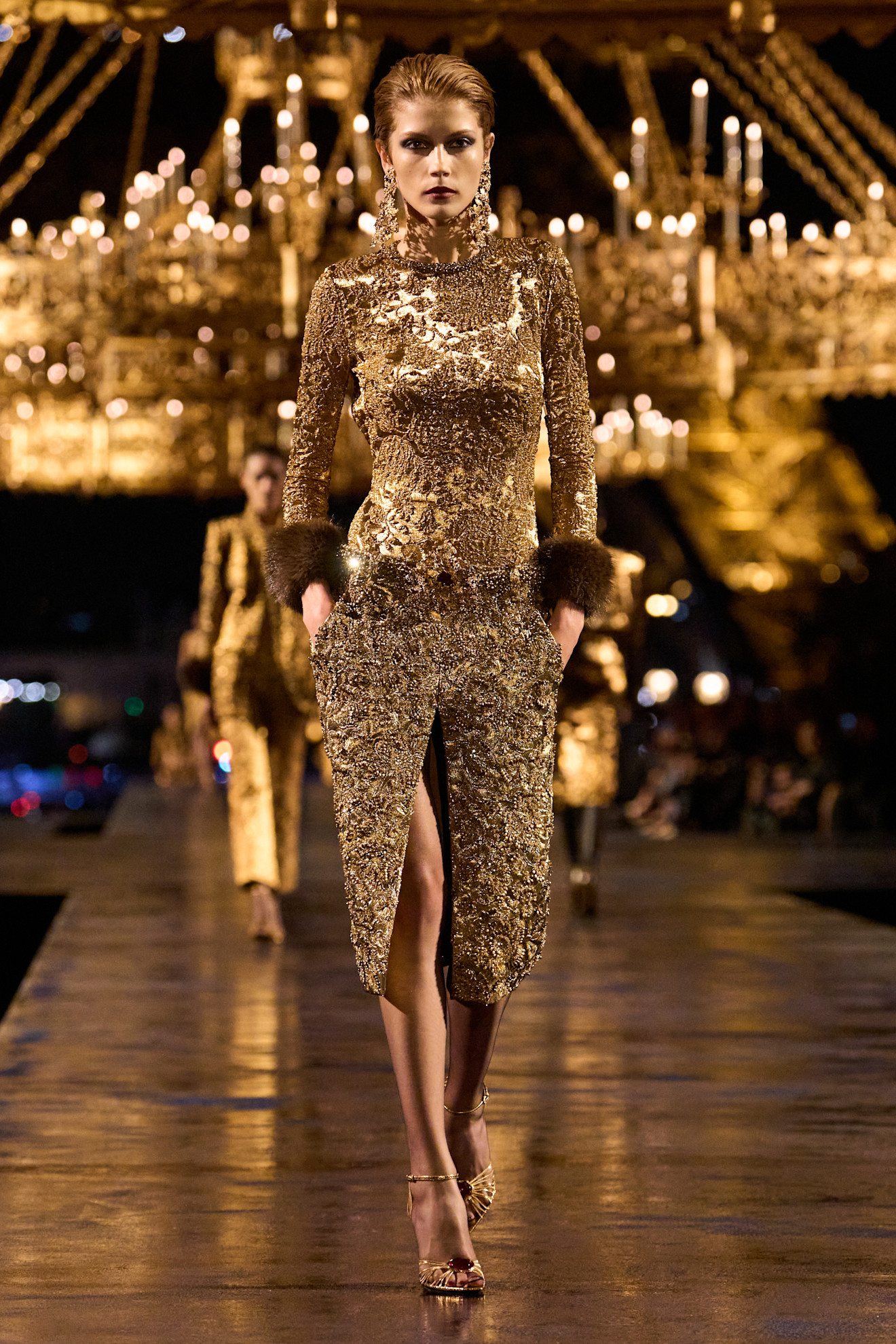 من مجموعة Saint Laurent ربيع و صيف 2027 للملابس الجاهزة