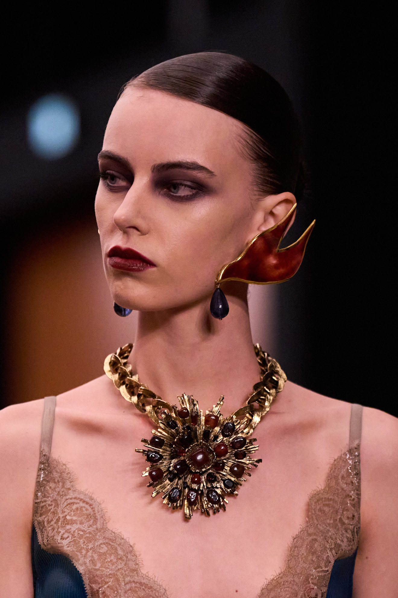 من مجموعة Saint Laurent خريف و شتاء 2026 للملابس الجاهزة