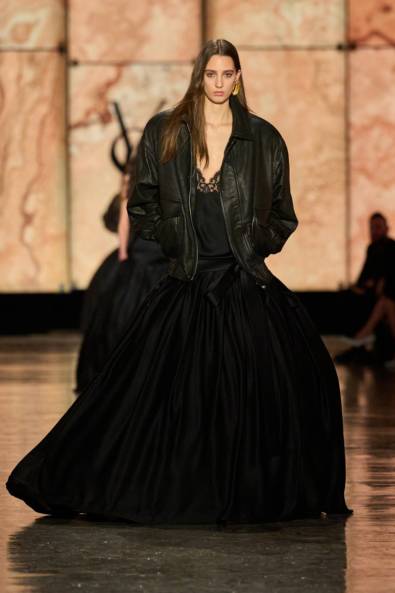 Saint Laurentالفساتين المنخفضة من