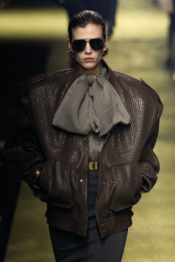 "سان لوران" SAINT LAURENT