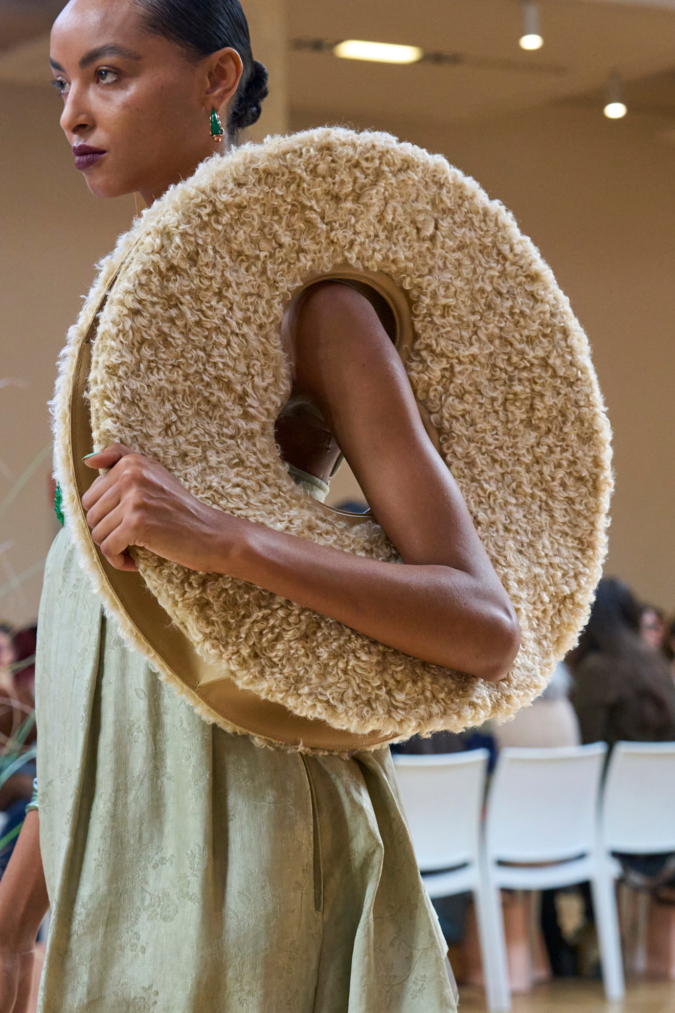 Sarawong حقيبة على شكل قفل كبير من