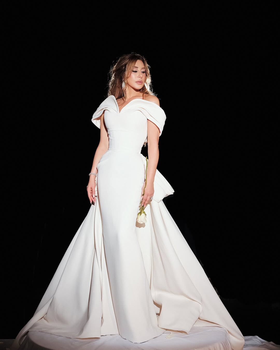 نجوى كرم بفستان أبيض.. بداية عام بروح العروس