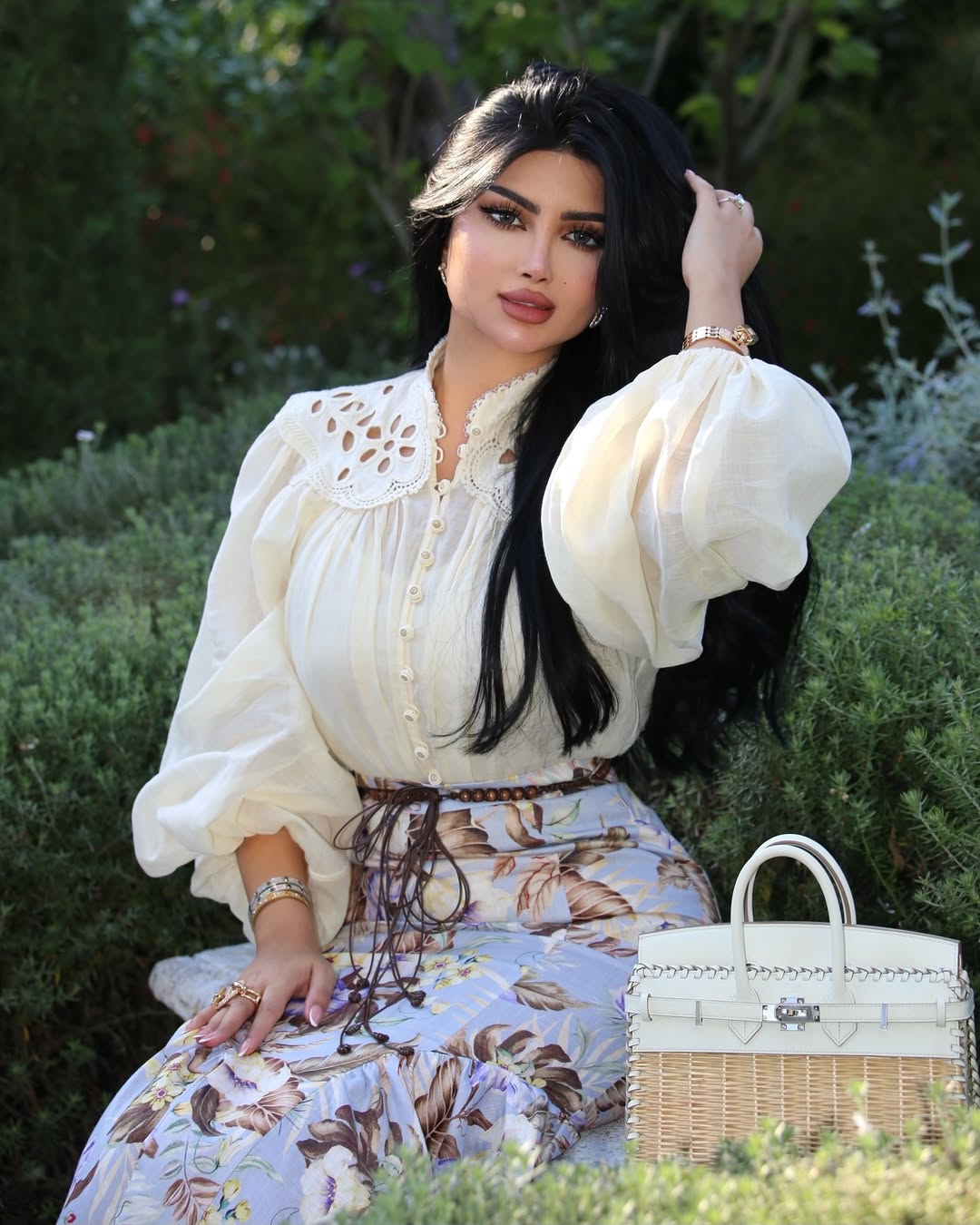 ملكة كابلي بصيحة التنورة الصيفية المنقوشة