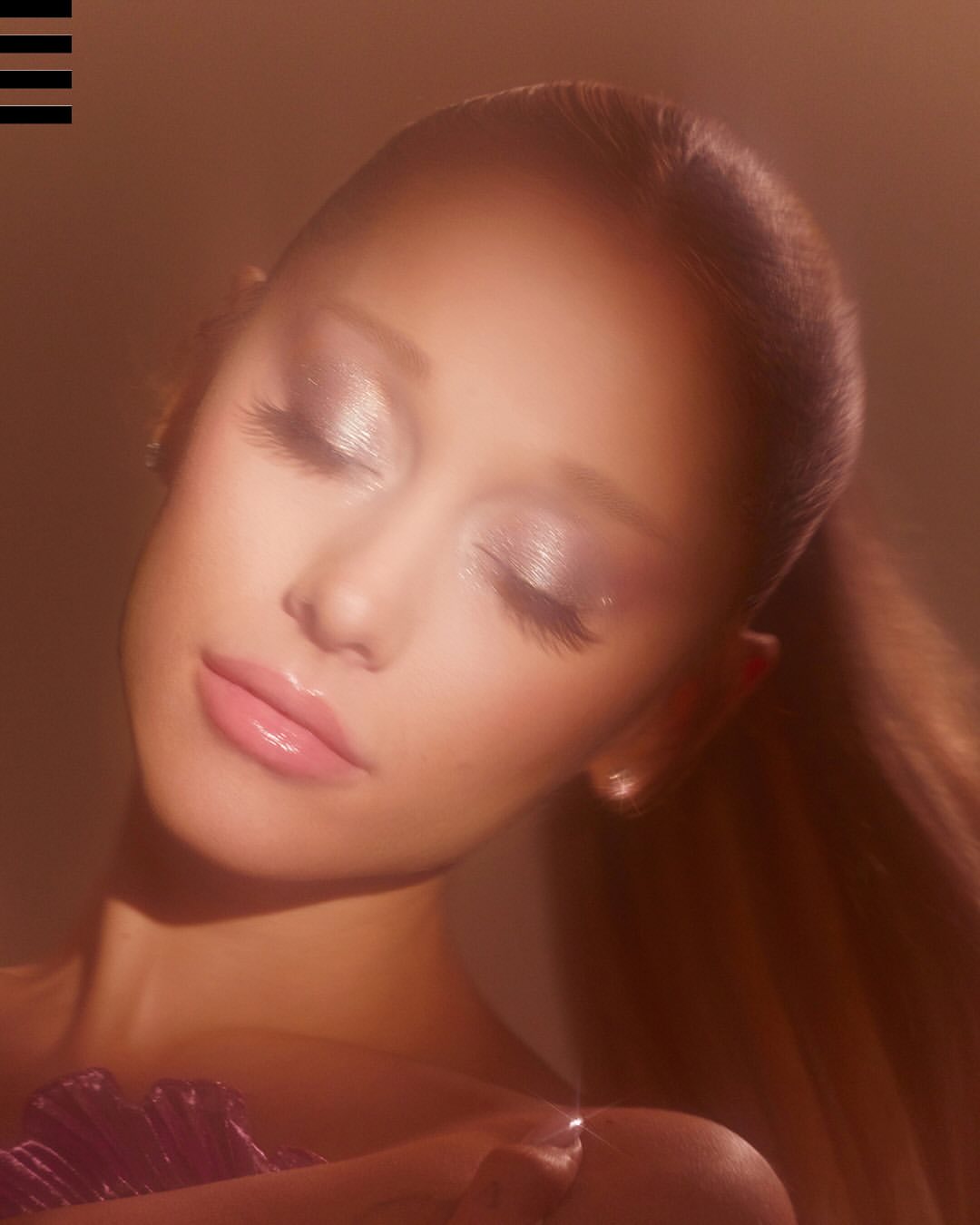 أريانا غراندي تطلق REM Beauty