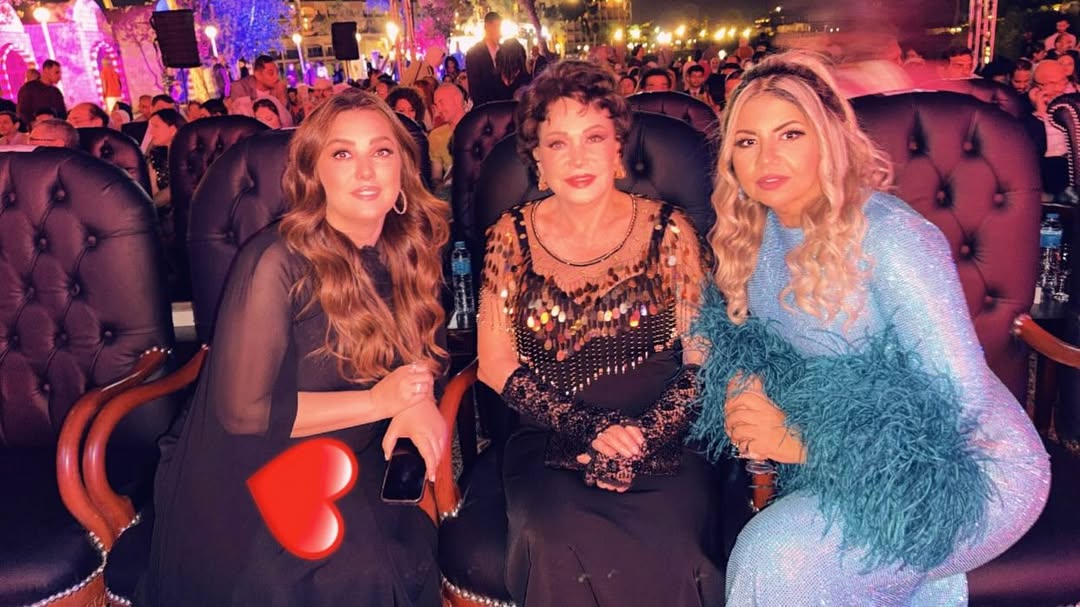 تكريم لبلبة في مهرجان أسوان