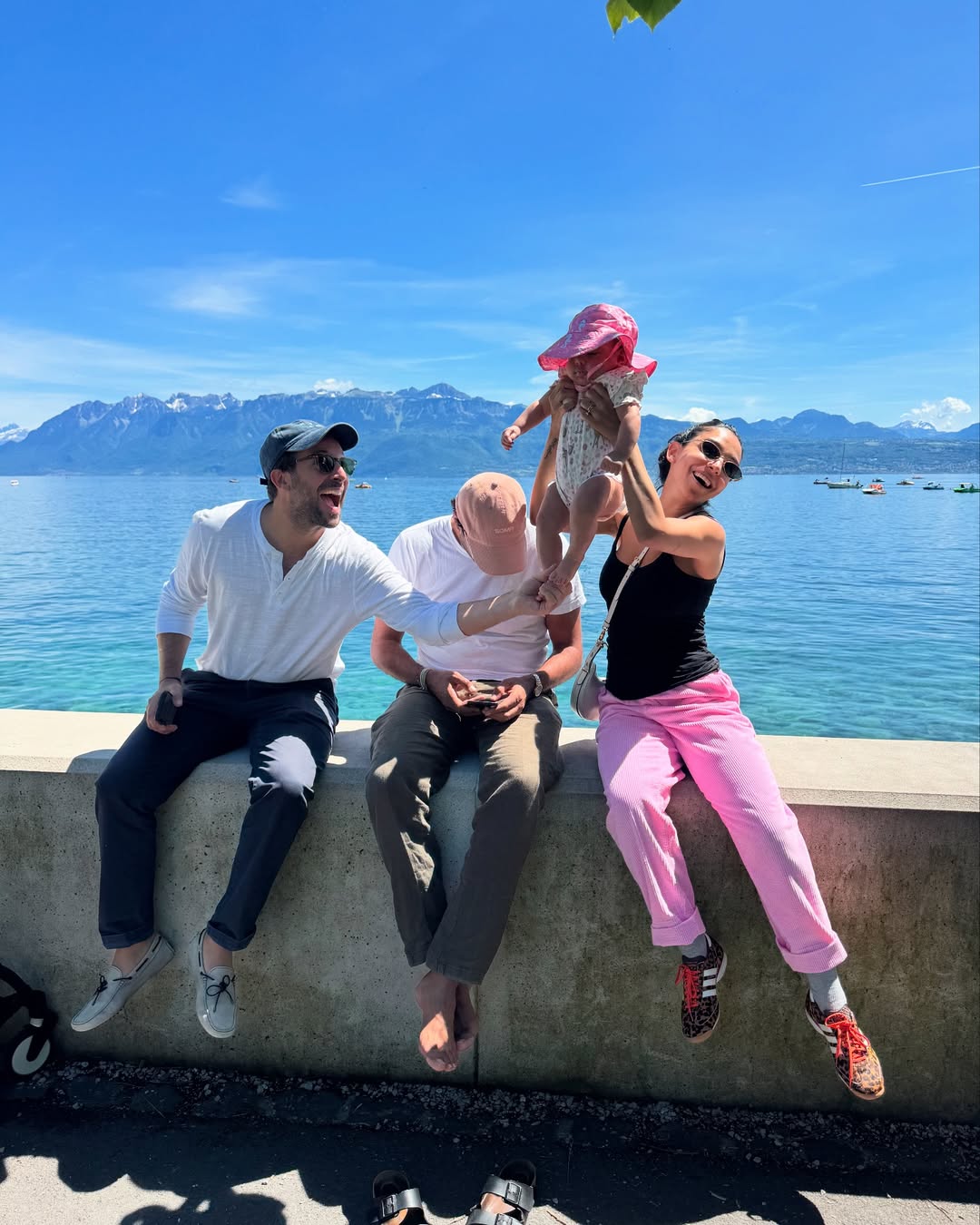 سلمى أبو ضيف مع أسرتها