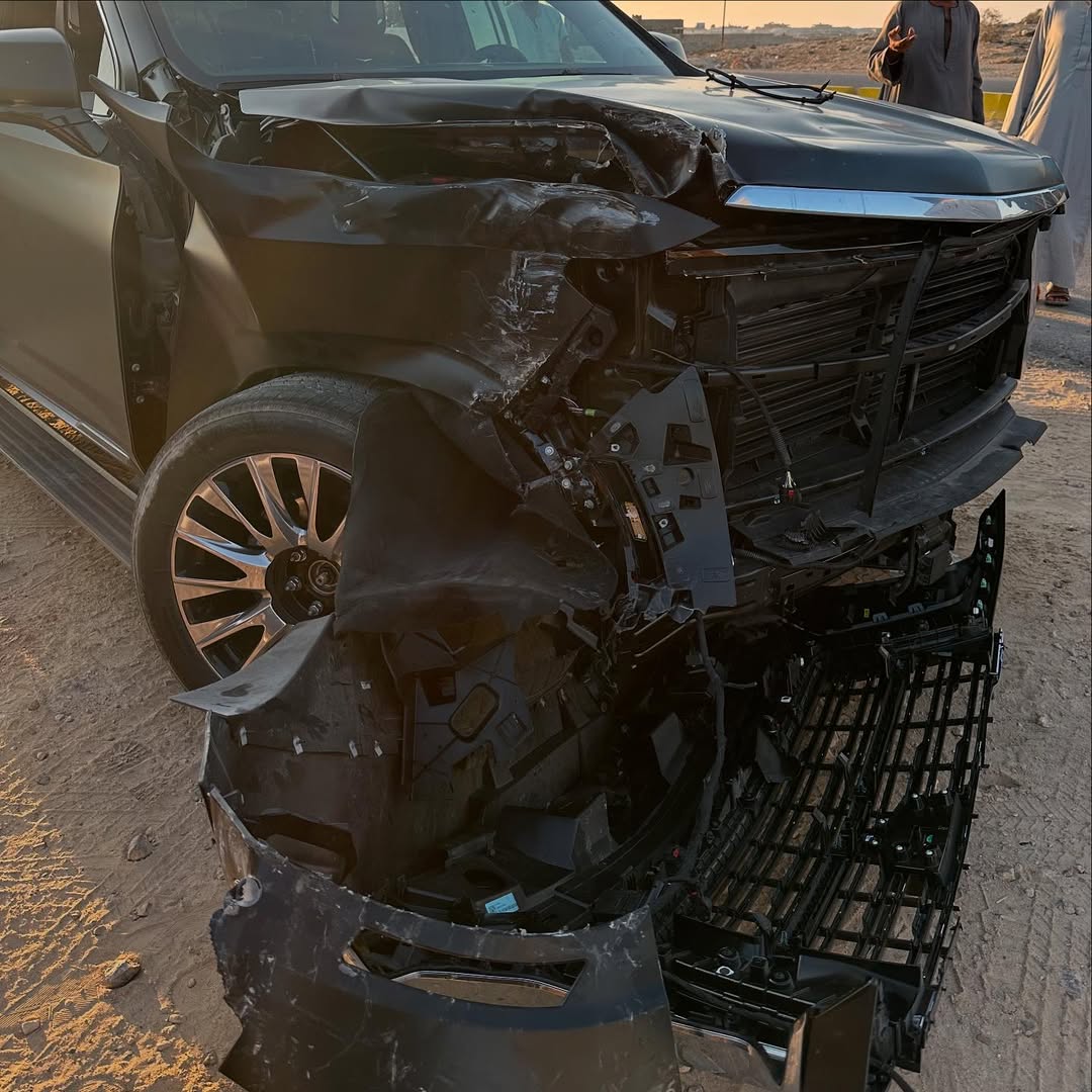 نجاة أحمد سعد وأسرته من حادث سيارة مروع