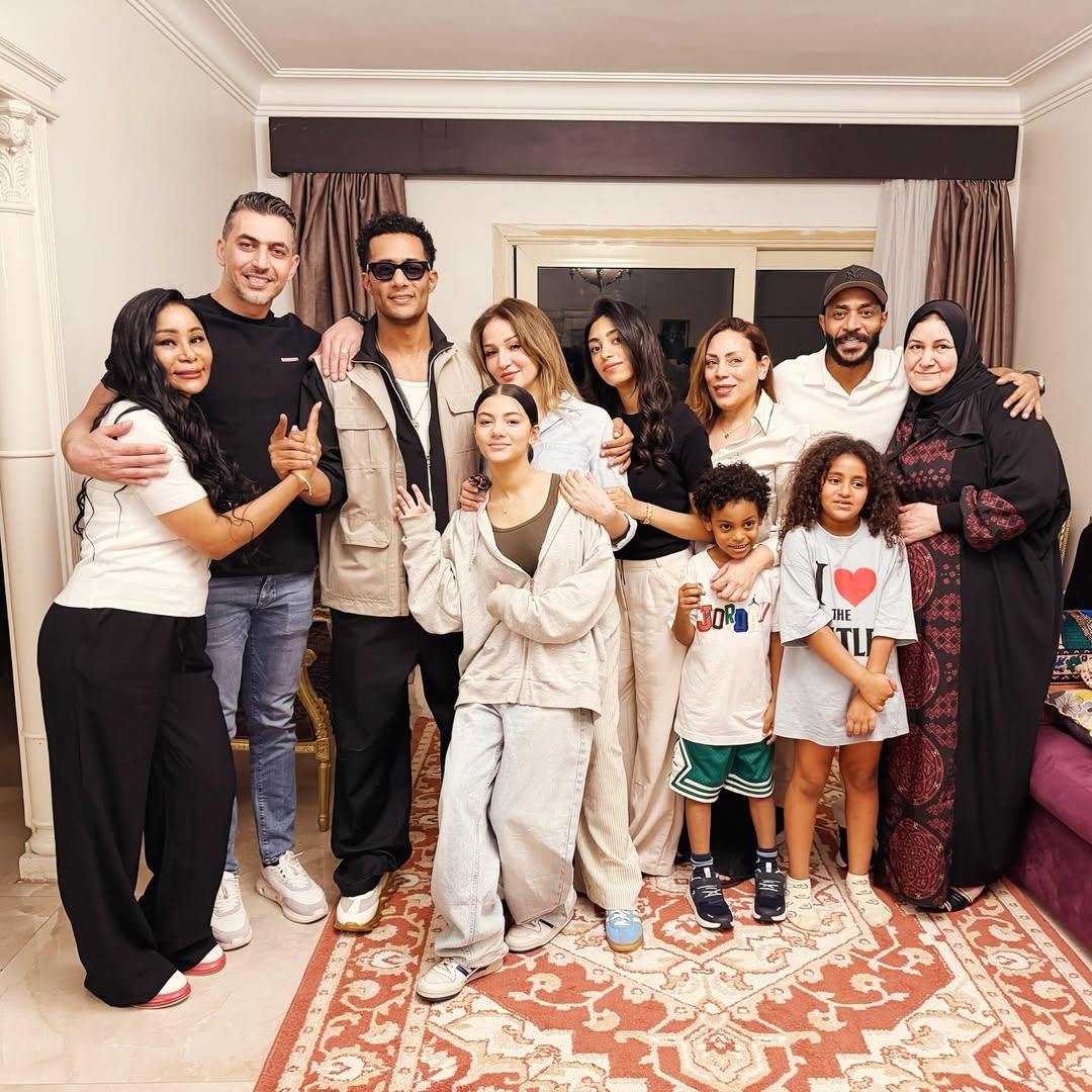 محمد رمضان يحتفل بعيد الأضحي مع عائلته