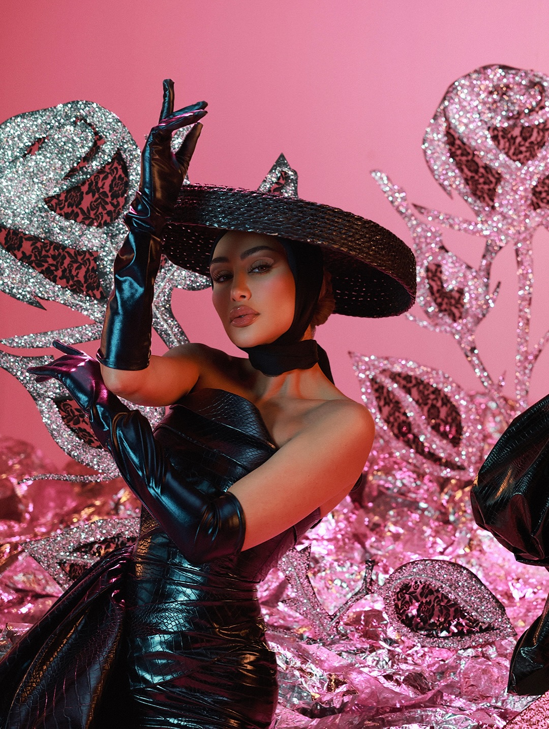 مايا دياب بإطلالات مبتكرة في كليب "حرمت أحبك"