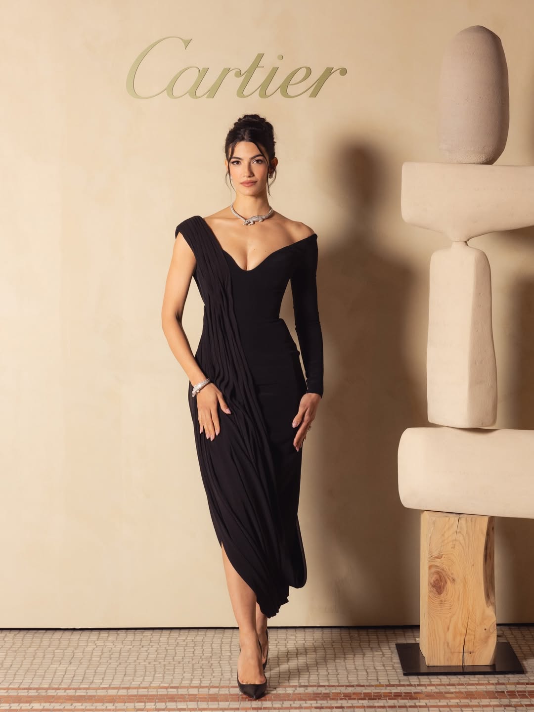 الفستان الأسود اختيار مستمر لتارا عماد