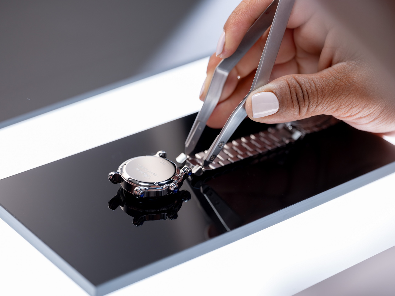Happy Diamonds.. بداية فكرة الألماس المتحرّك