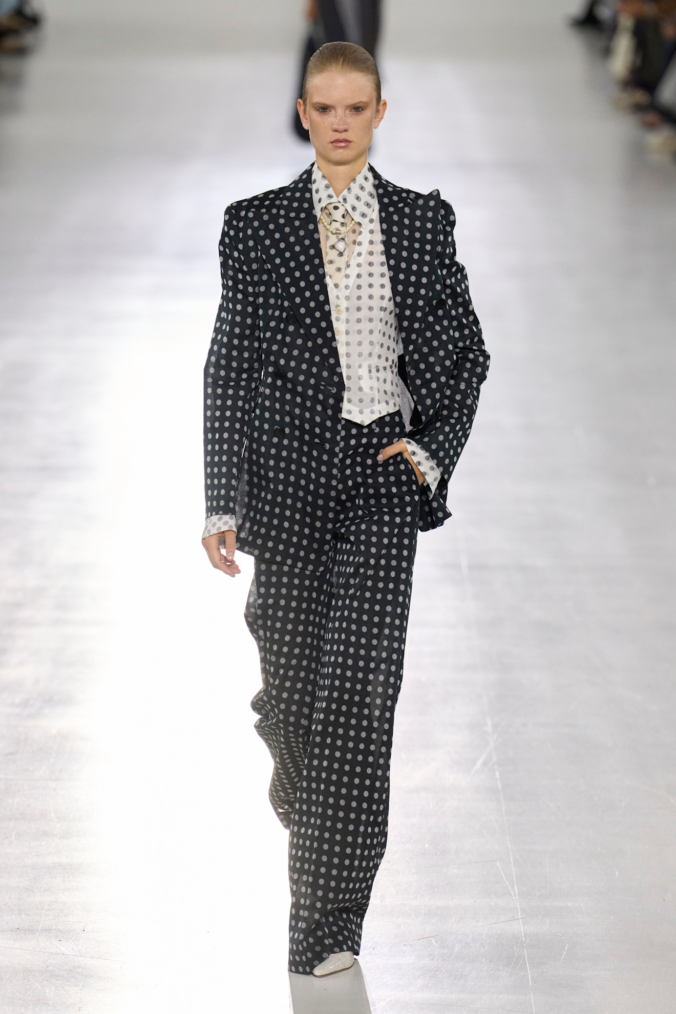 بدلة رسمية منقطة من ارمانو شيرفينو