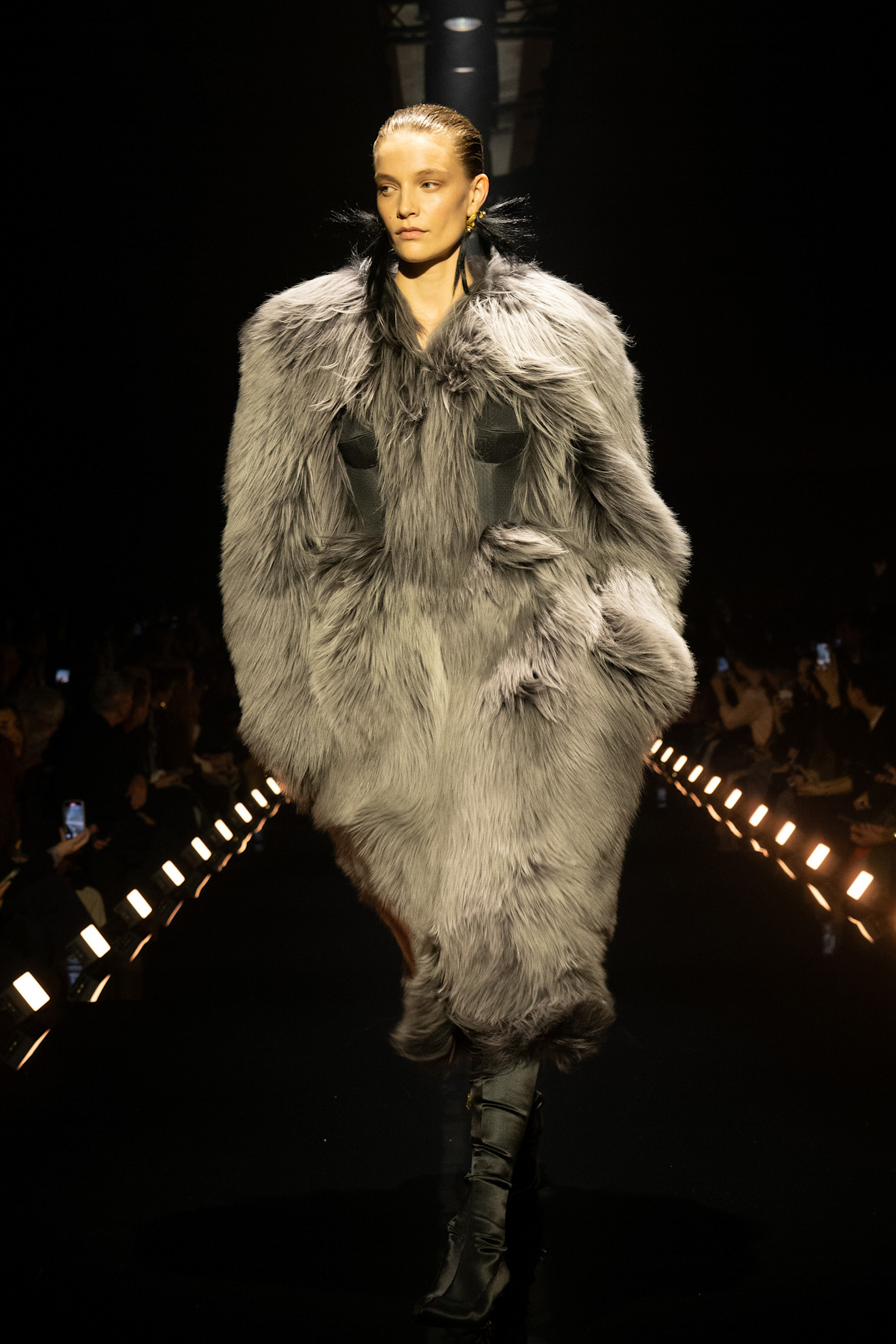 من مجموعة Schiaparelli خريف و شتاء 2026 للملابس الجاهزة