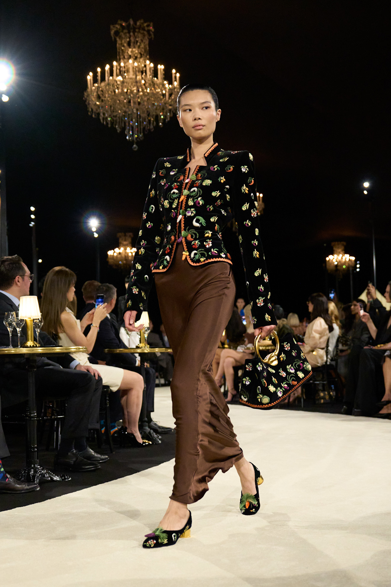 من مجموعة Schiaparelli ربيع و صيف 2027 للملابس الجاهزة