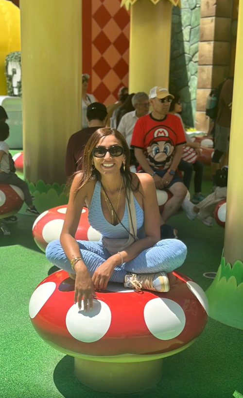دينا الشربيني في ملاهي "Super Nintendo World"