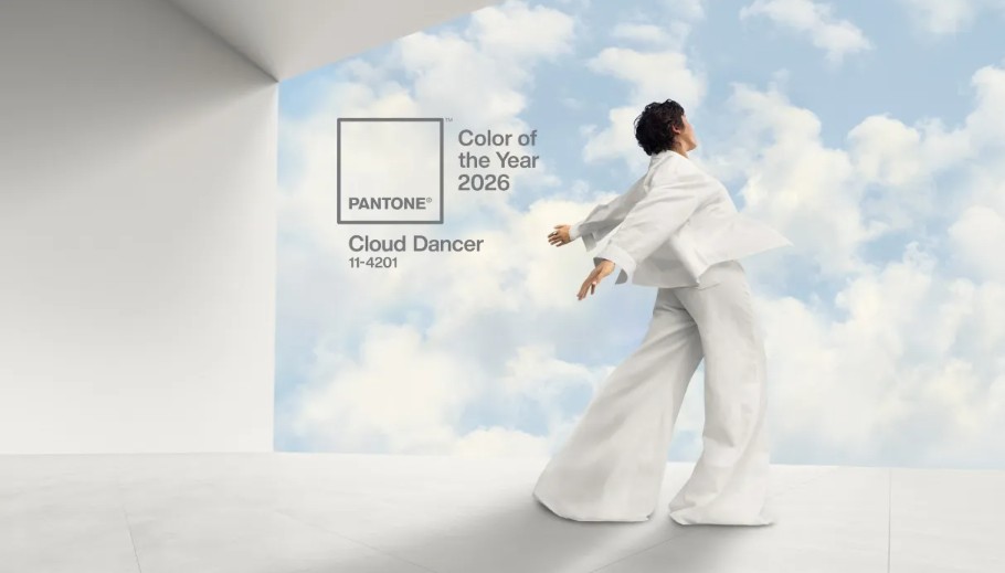 "راقص السحاب" Cloud Dancer لون عام 2026