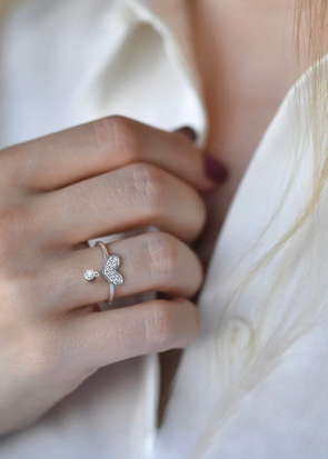 Marlow Ring in Diamond من lynor