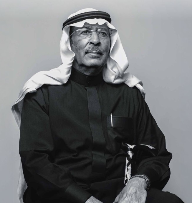 طه الصبان… فنان سعودي أصيل يكتب الزمن بلغة اللون ويمنح الذاكرة حياة