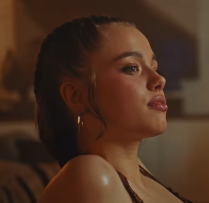 شيلوه جولي في ظهورها الفني الأول