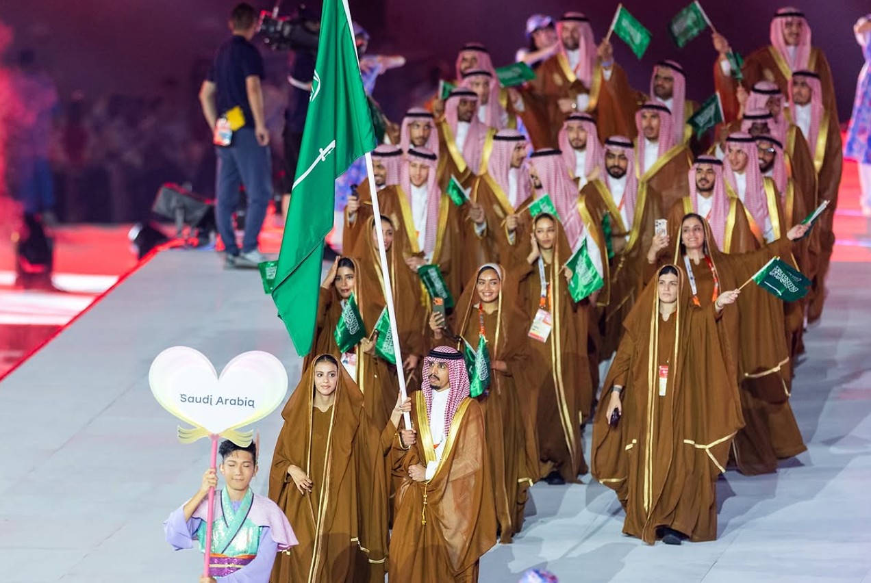 الأمير عبدالعزيز بن تركي الفيصل، وزير الرياضة ورئيس اللجنة الأولمبية والبارالمبية السعودية ورئيس بعثة فريق السعودية، حفل افتتاح دورة الألعاب الآسيوية