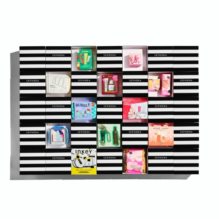 تشكيلة الأعياد 2025: أكبر مجموعة هدايا لدى سيفورا حتى الآن