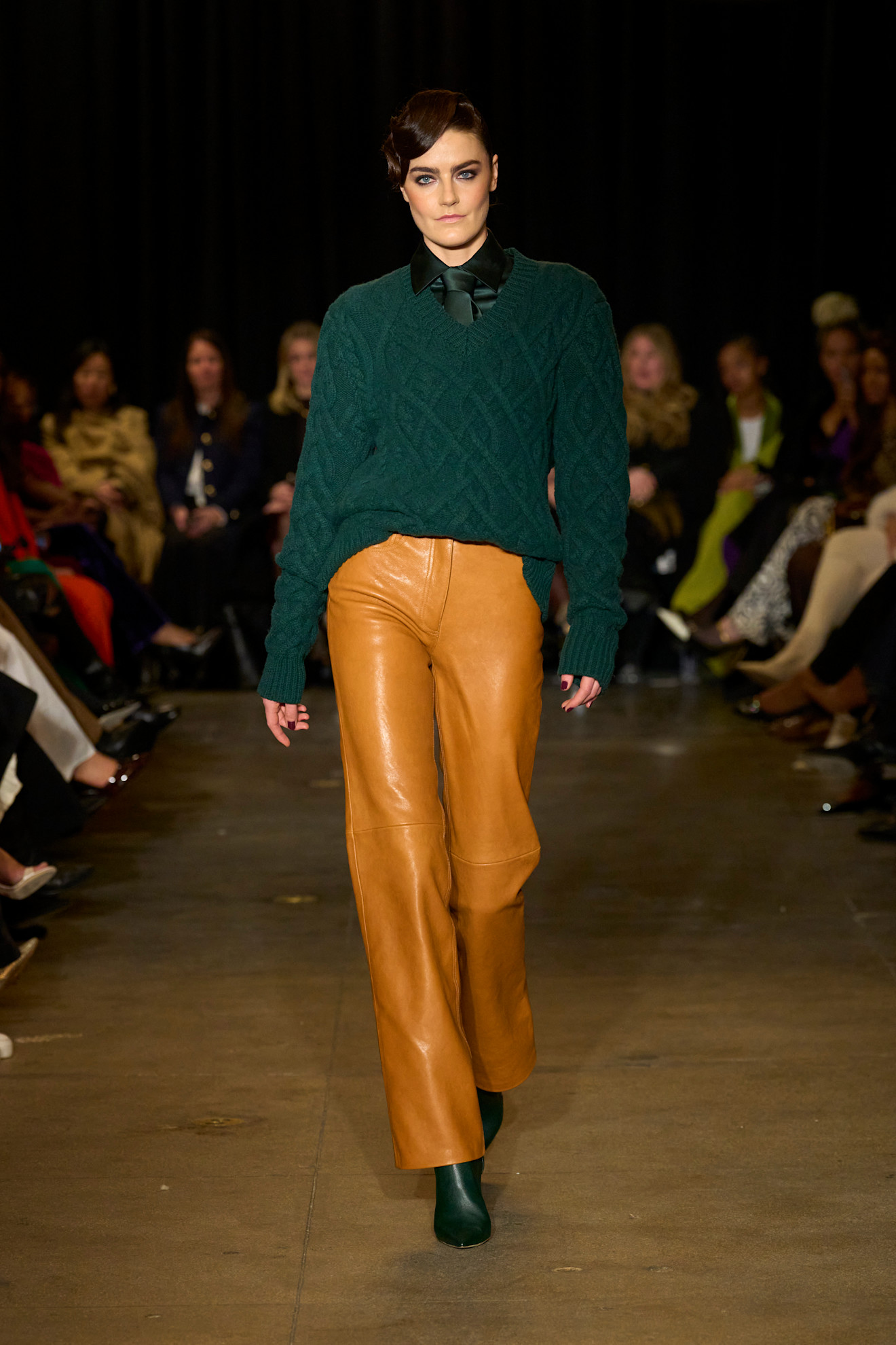 أبرز 4 طرق لتنسيق الـSweater مع السروال