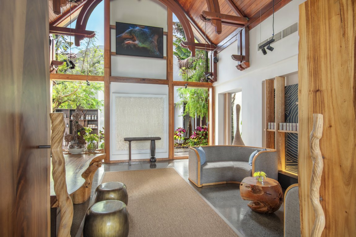 من تجربة فاخرة إلى إرث بيئي: شانغريلا لو تويسروك يتحوّل إلى أكبر محمية نحل فندقية في موريشيوس