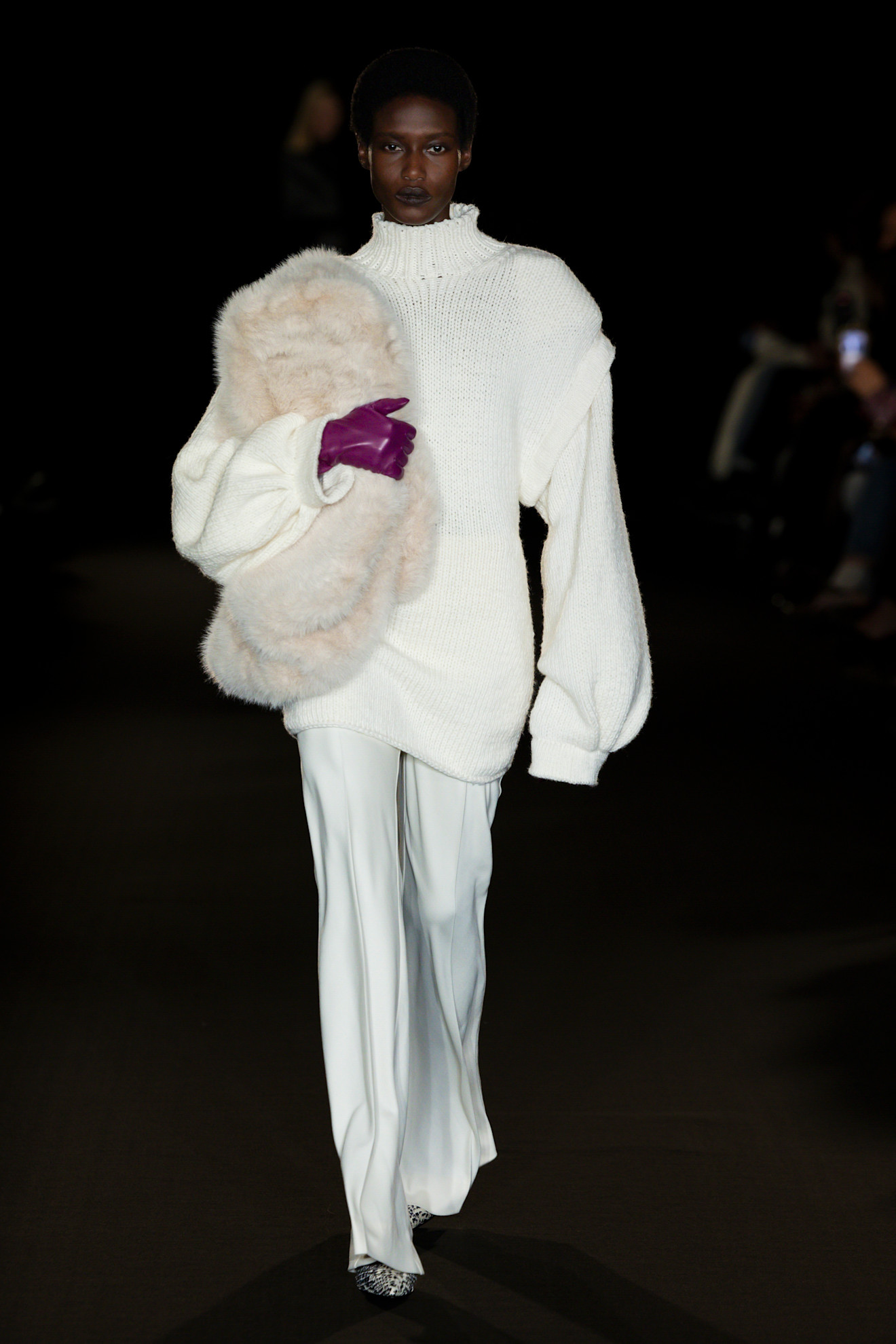 تنسيق السروال الأبيض