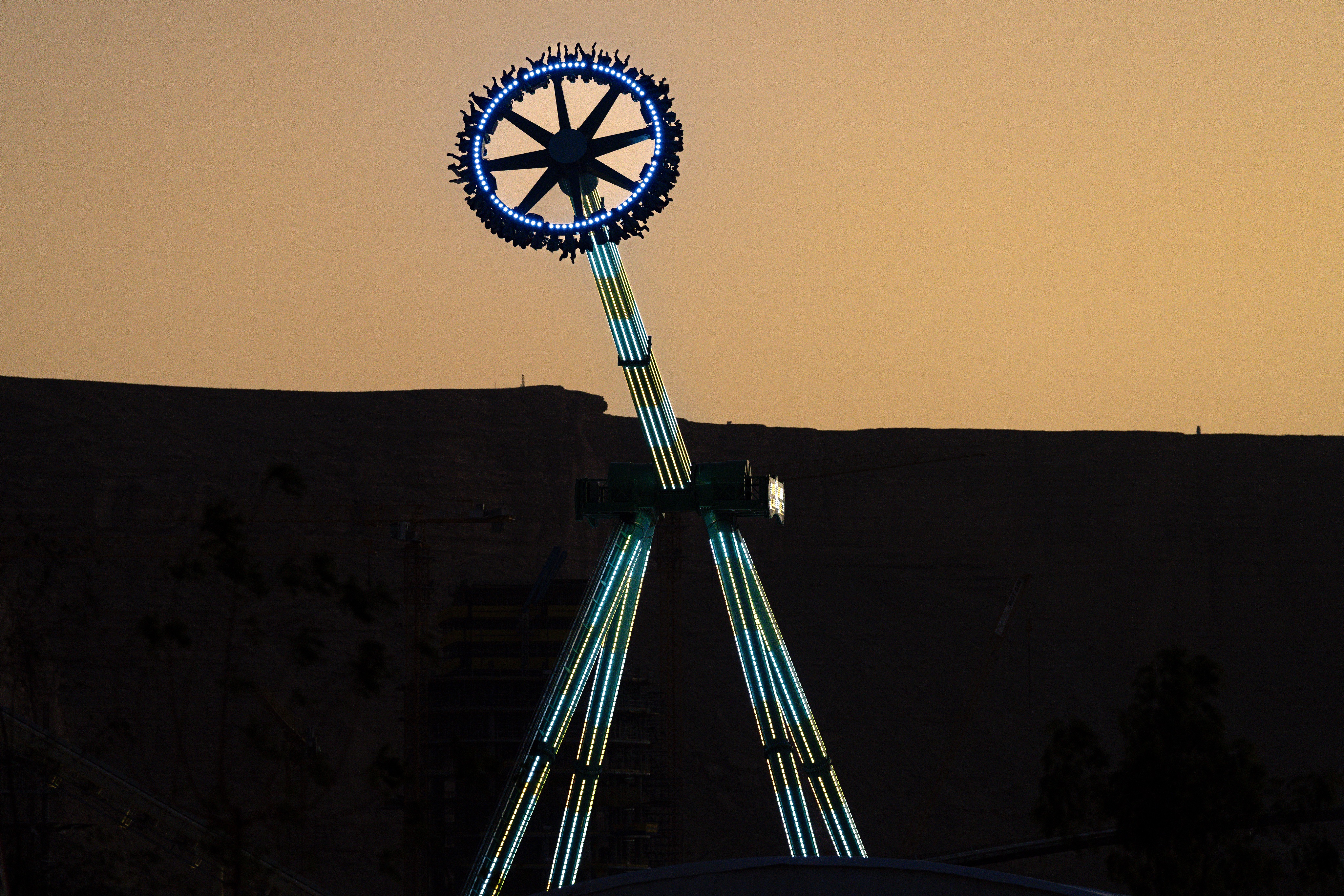 Six Flags مدينة القدية أكبر المتنزهات الترفيهية في السعودية
