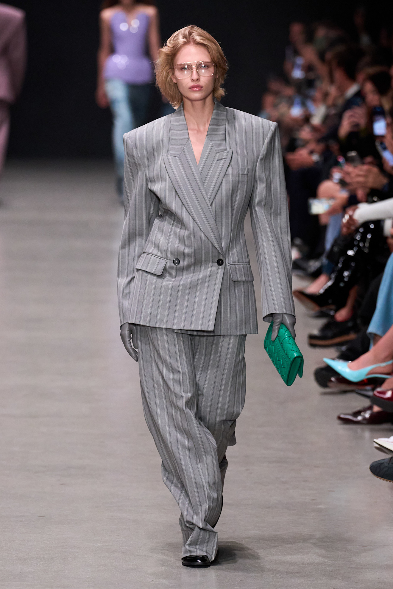 Stella Mccartney أناقة كلاسيكية لكن على طريقة جيل زد من تصميم